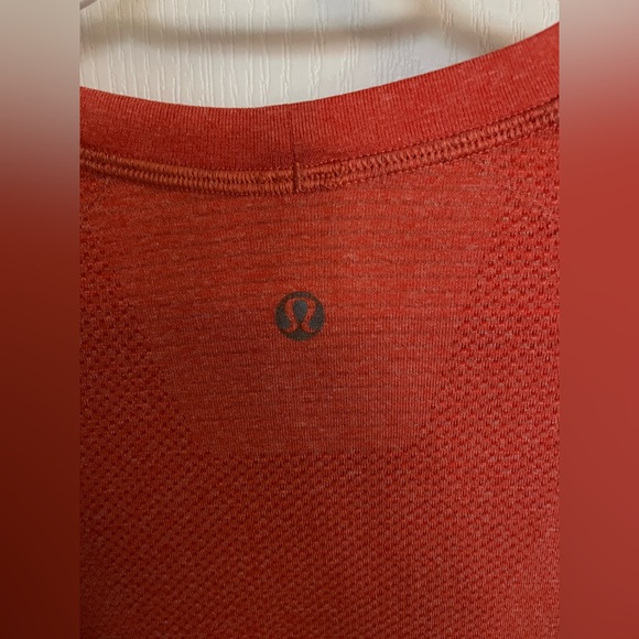 Men’s Lululemon Long sleeve - Picture 3 of 3